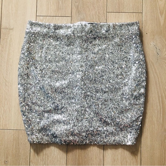 Revamped by Sirens Sequin Mini Skirt in Silver Size M - Picture 1 of 9